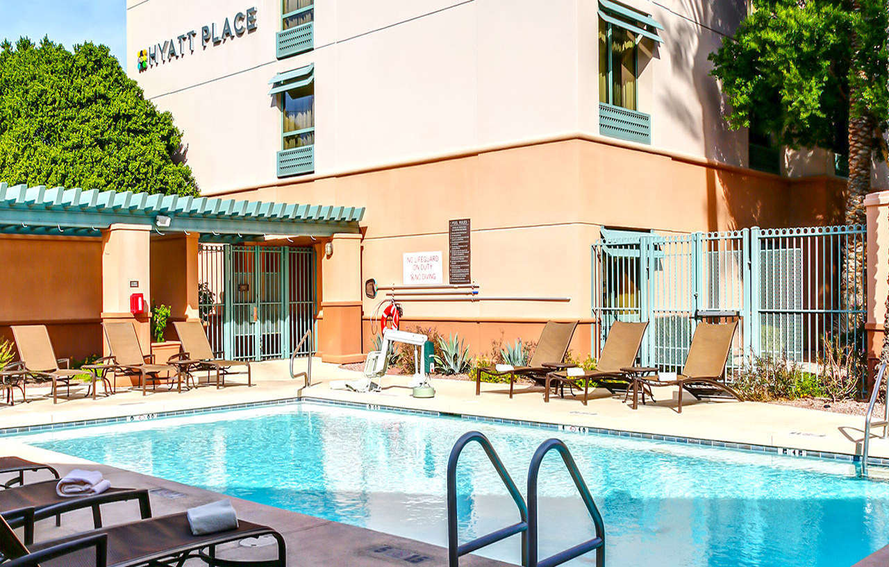 Отель Hyatt Place Scottsdale/Old Town Экстерьер фото